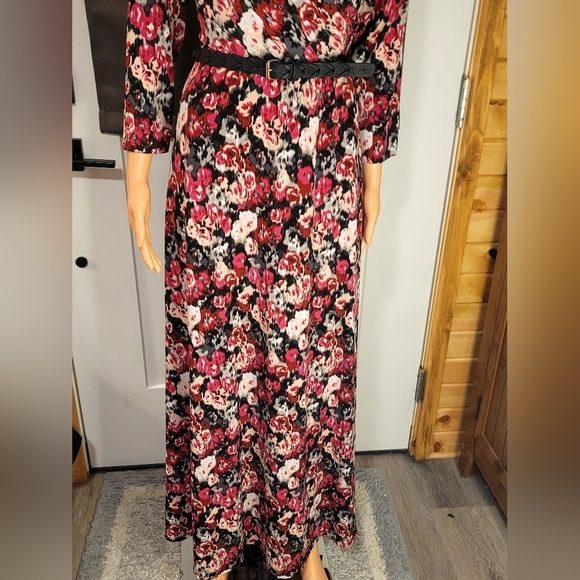 Pink Blush Gorgeous Floral Dress - Picture 3 of 8